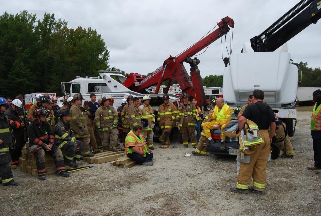 Instructor Leach goes over the scenarios that the class will be covering and what he expects them to learn from the hands on training involving Big Rig Rescues. Our department hosted the training and would like to thank everyone who made it a successful class.
